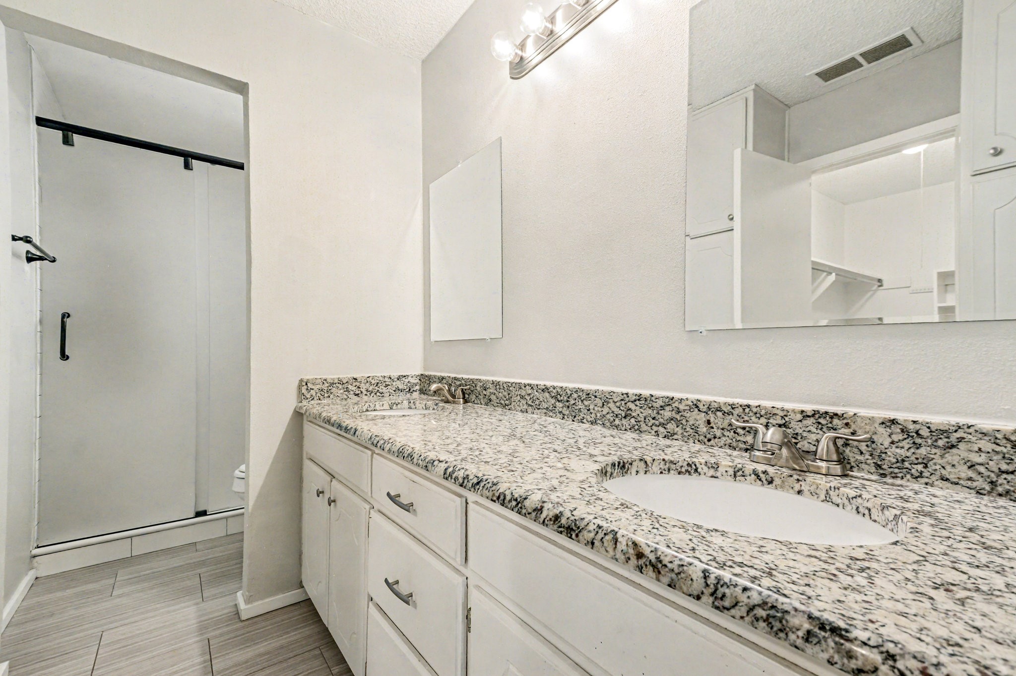 2424 Meadow Creek Bedford TX 76021