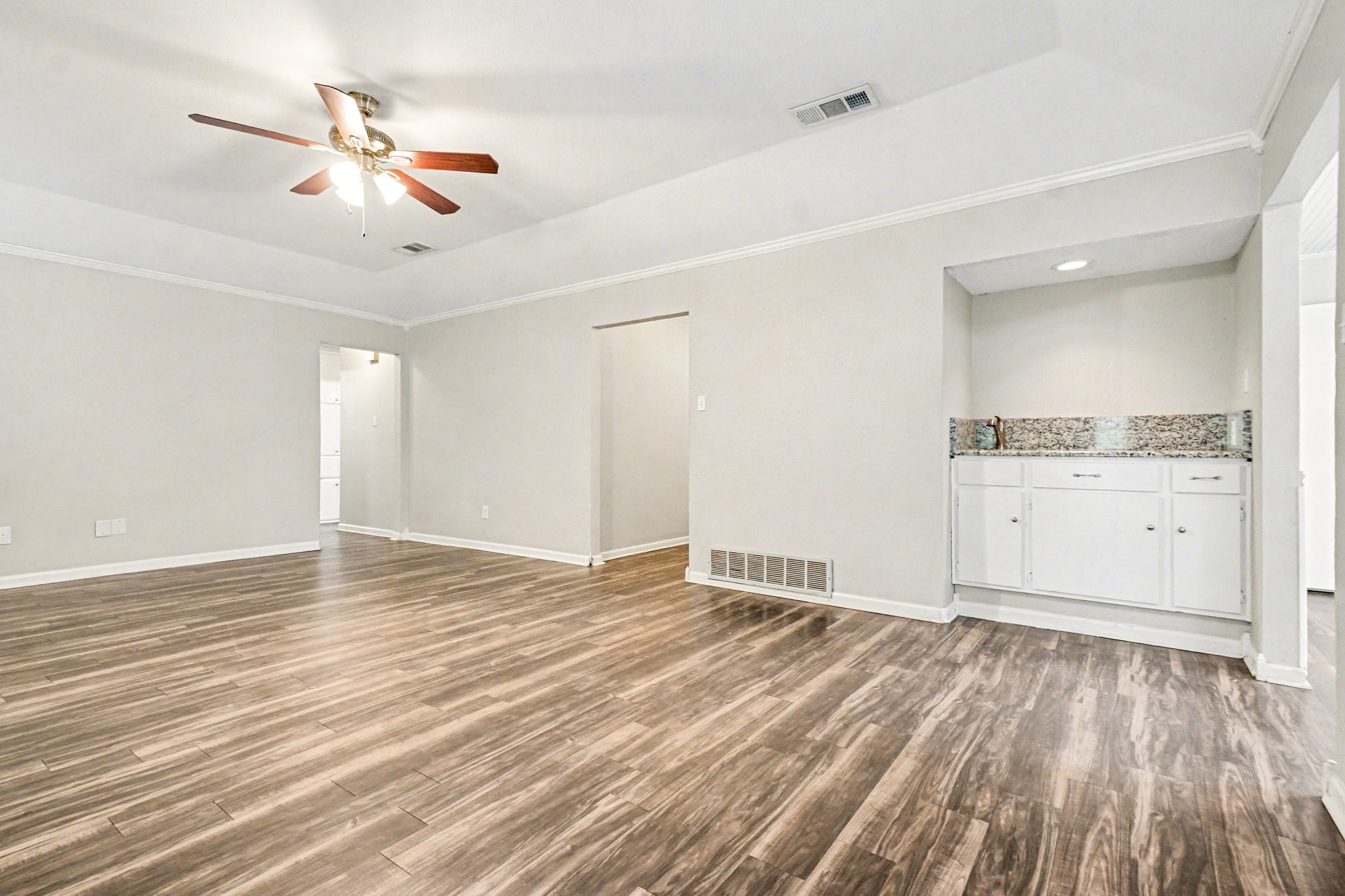 2424 Meadow Creek Bedford TX 76021