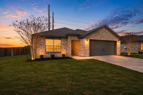 144 Barbwire Way Newark TX 76071