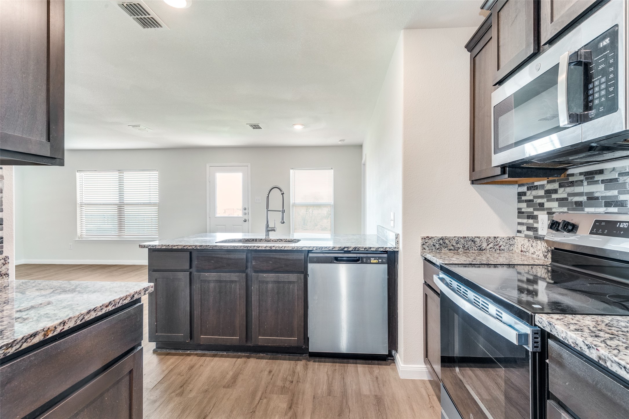 144 Barbwire Way Newark TX 76071