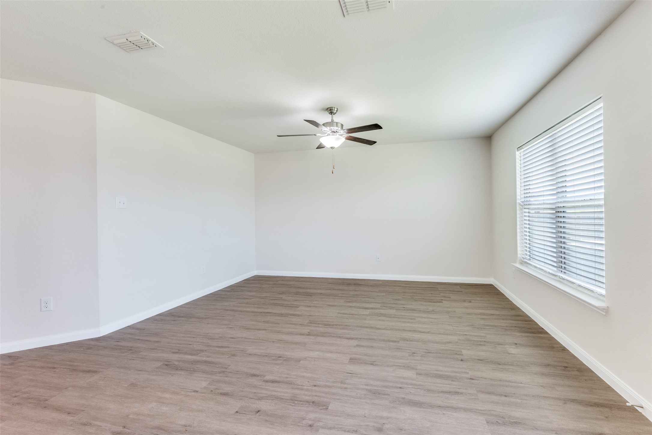 144 Barbwire Way Newark TX 76071