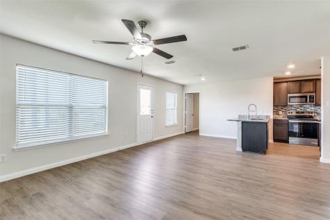 144 Barbwire Way Newark TX 76071