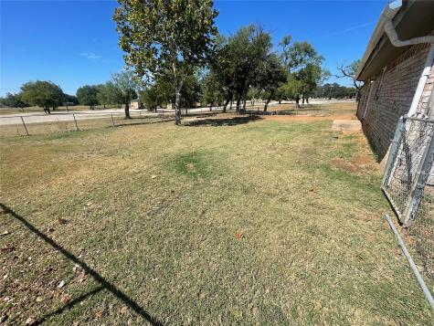 306 S Old Caddo Avenue Breckenridge TX 76424