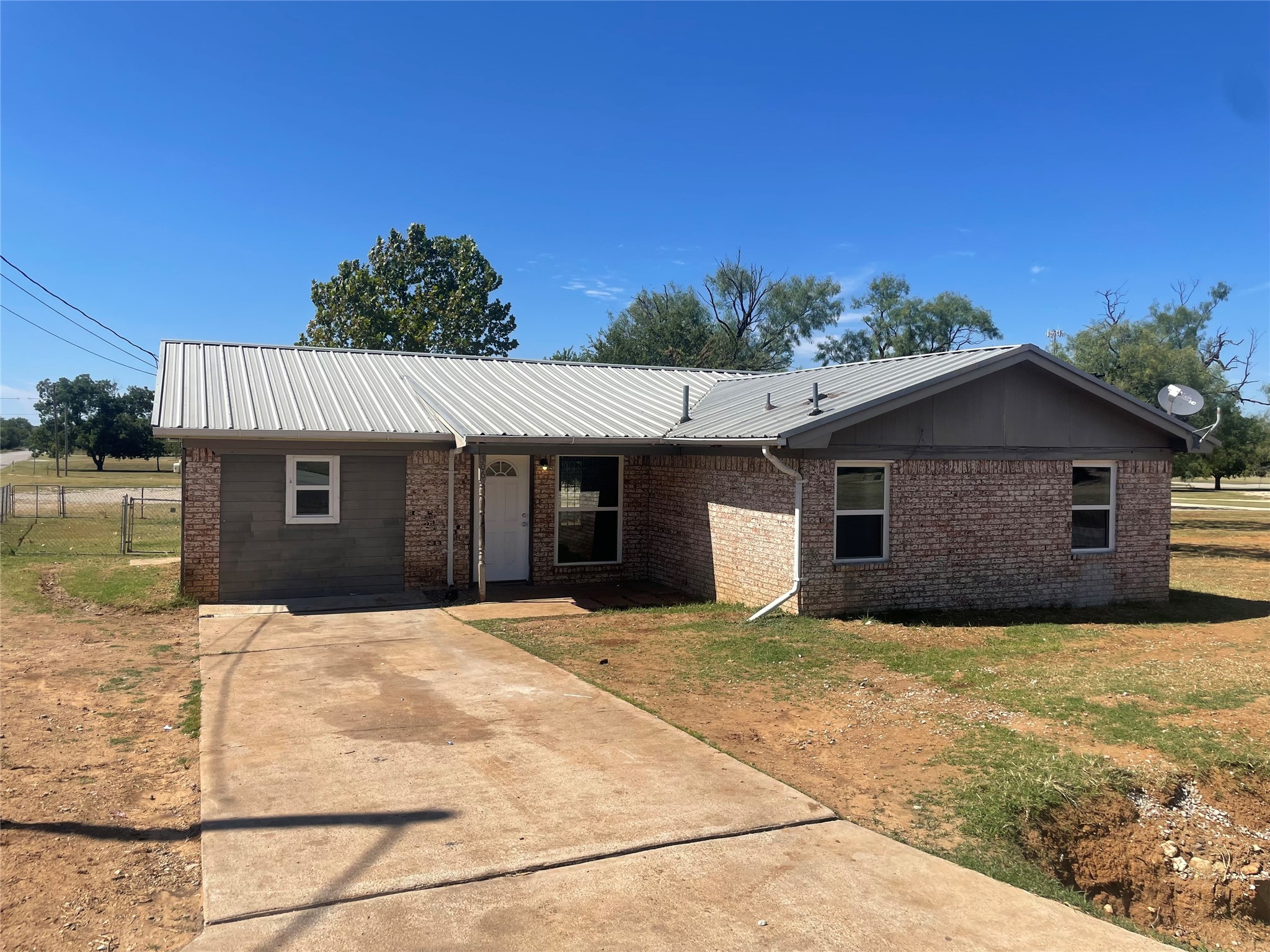 306 S Old Caddo Avenue Breckenridge TX 76424