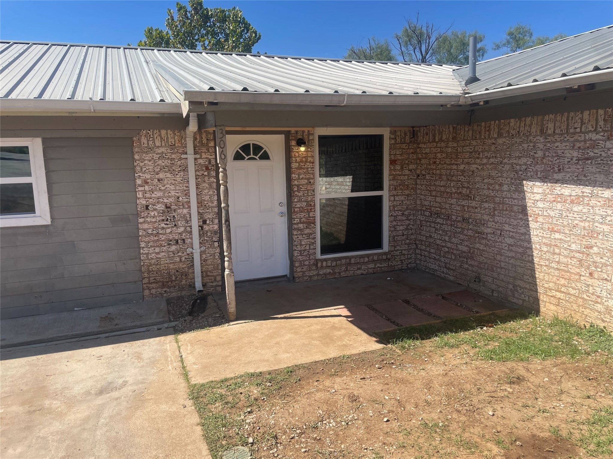 306 S Old Caddo Avenue Breckenridge TX 76424
