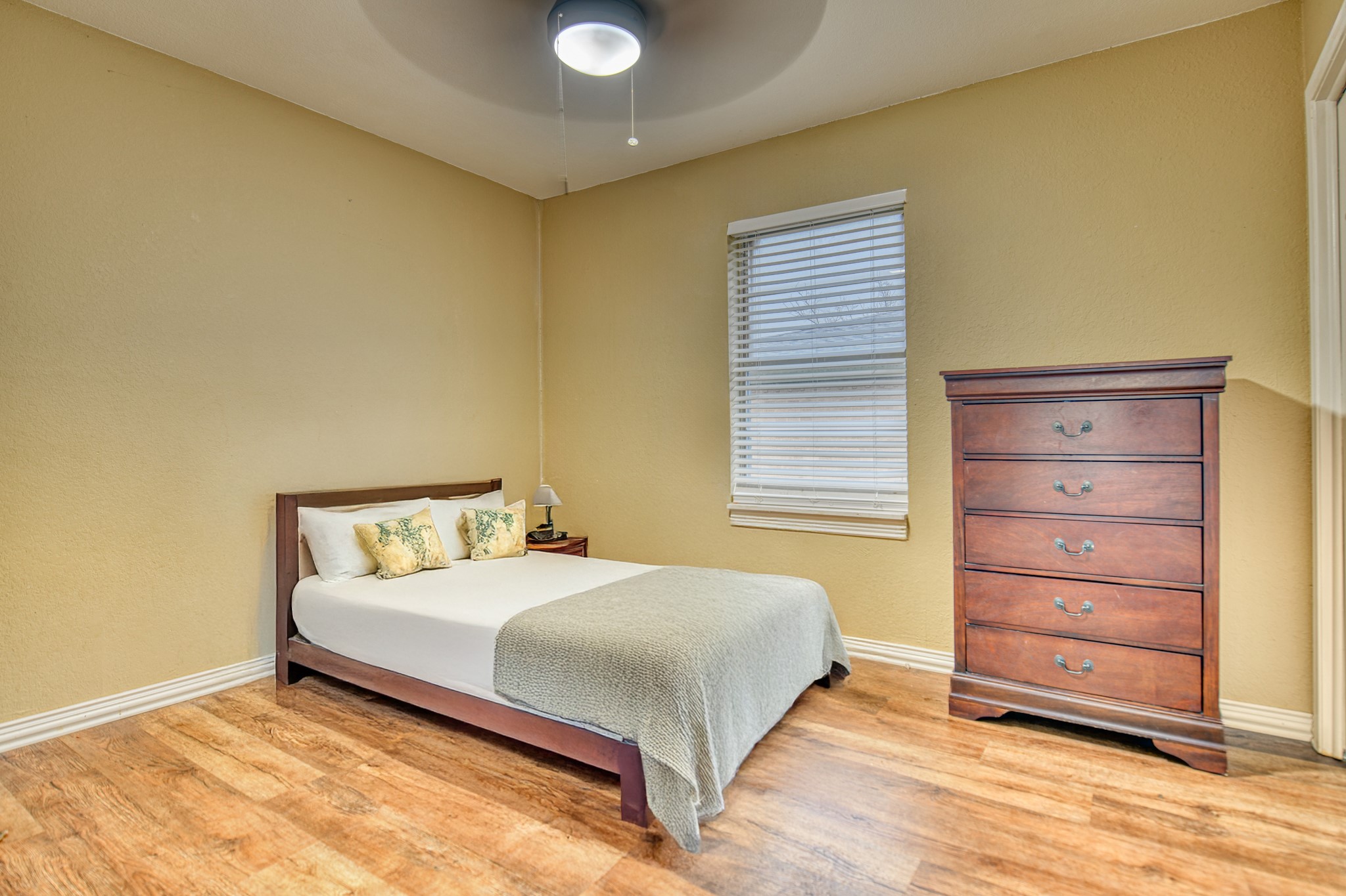 1304 Crestview Drive Kaufman TX 75142