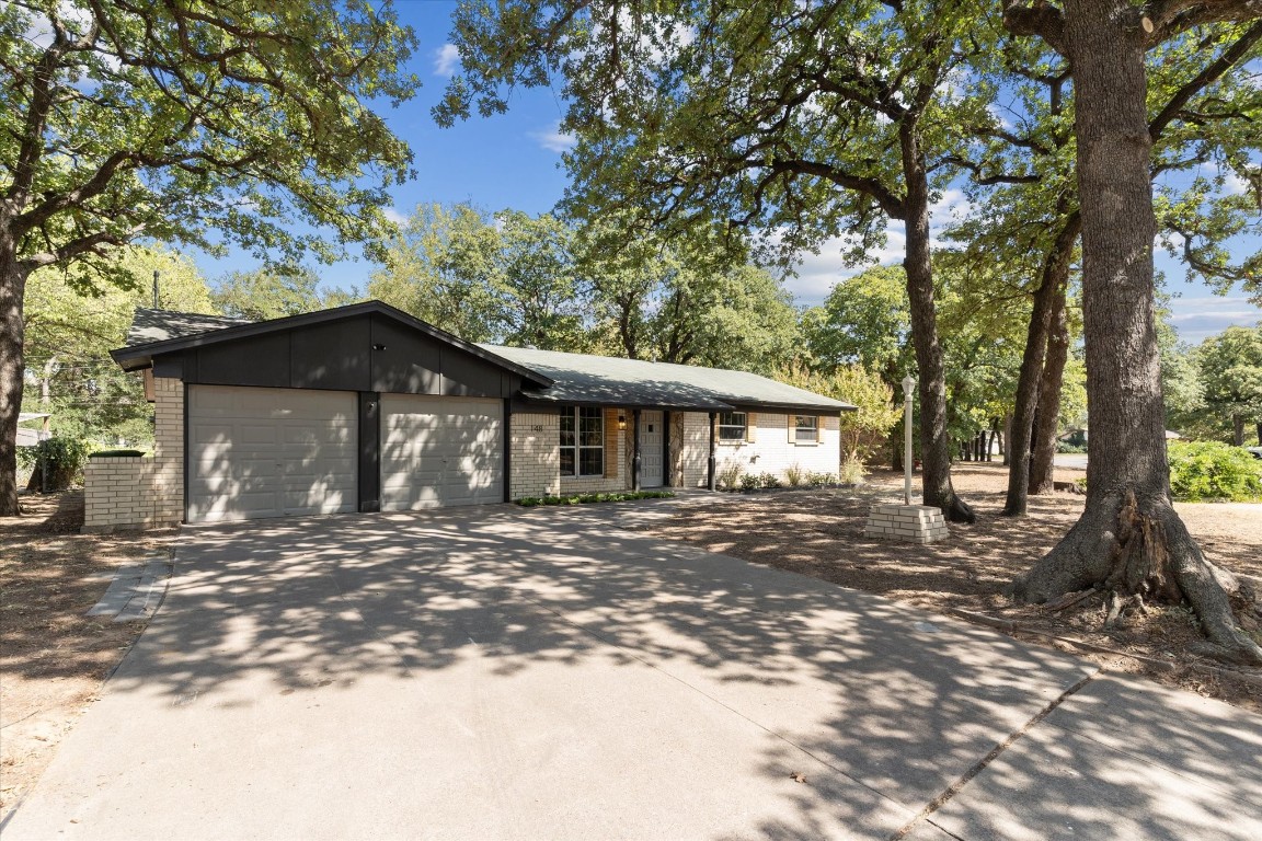 148 Oakhurst Drive Bedford TX 76022