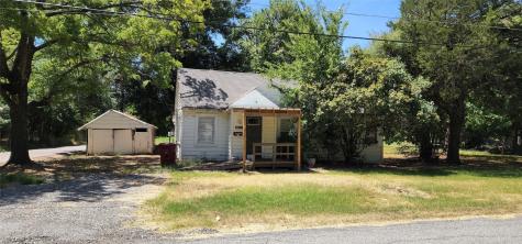 1301 S 5th Street Bonham TX 75418