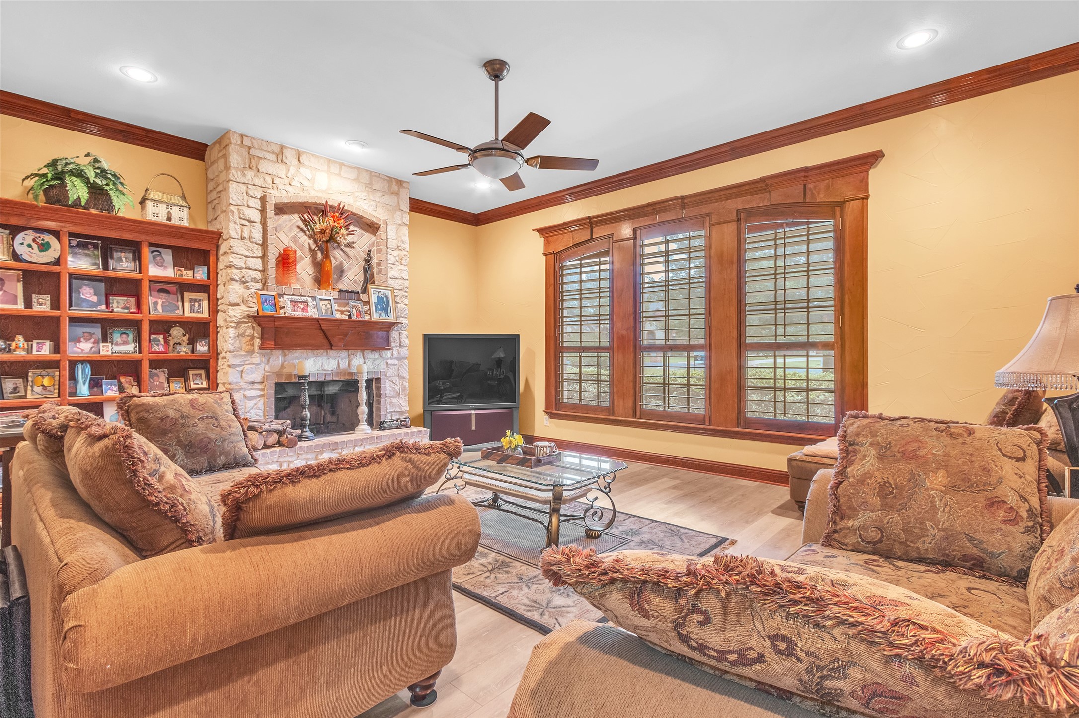 1921 Willow Bend Drive Oak Leaf TX 75154