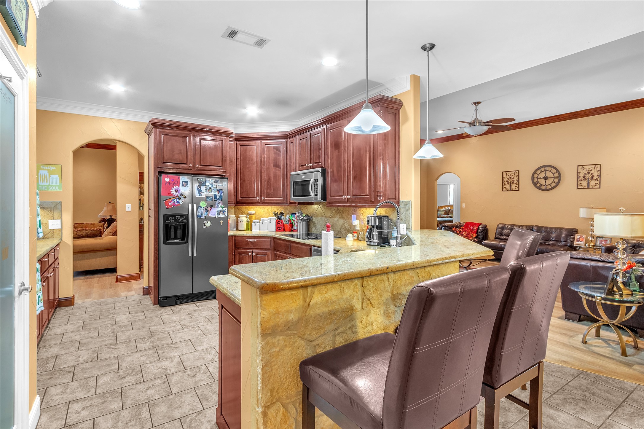 1921 Willow Bend Drive Oak Leaf TX 75154