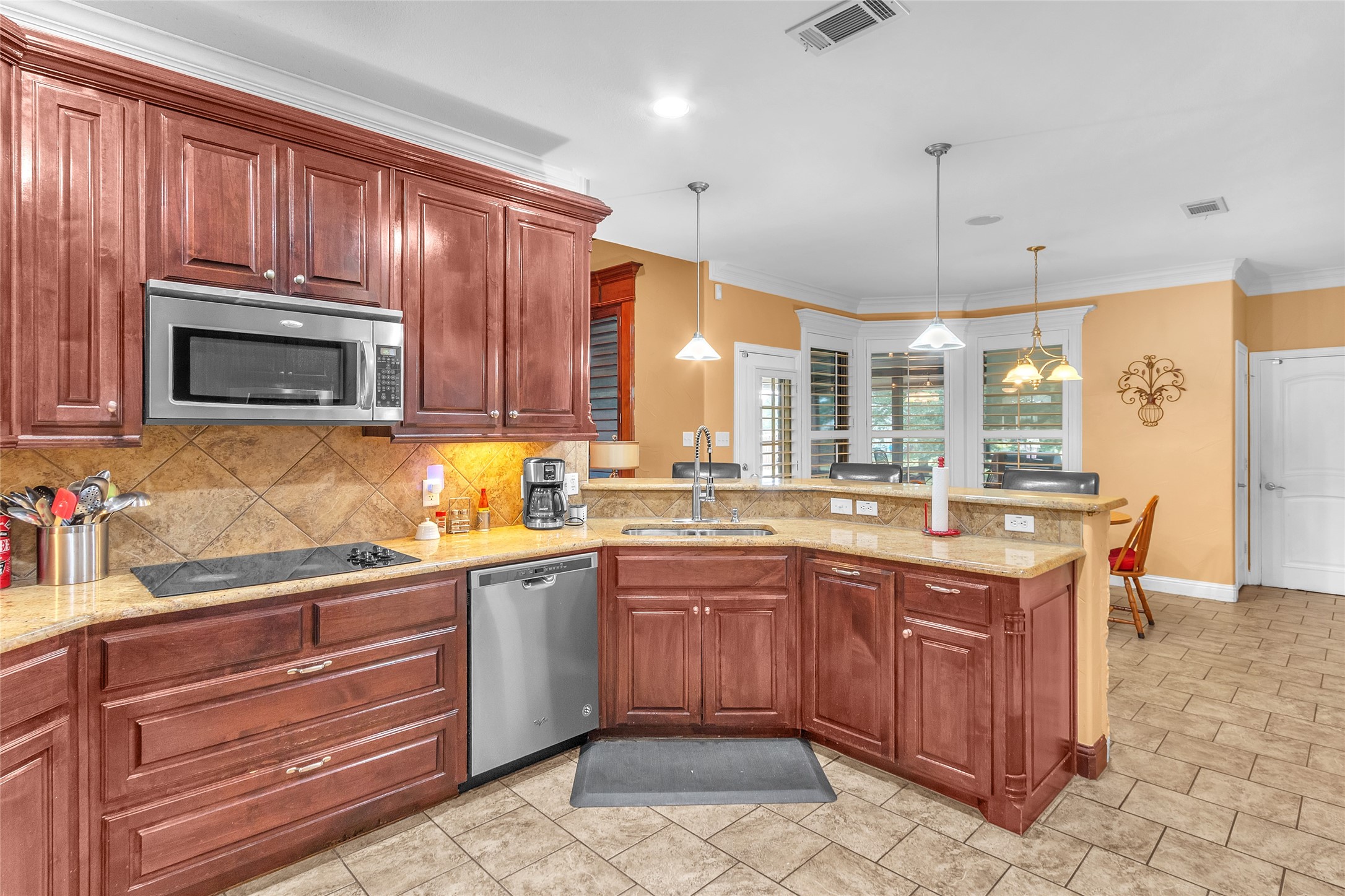 1921 Willow Bend Drive Oak Leaf TX 75154