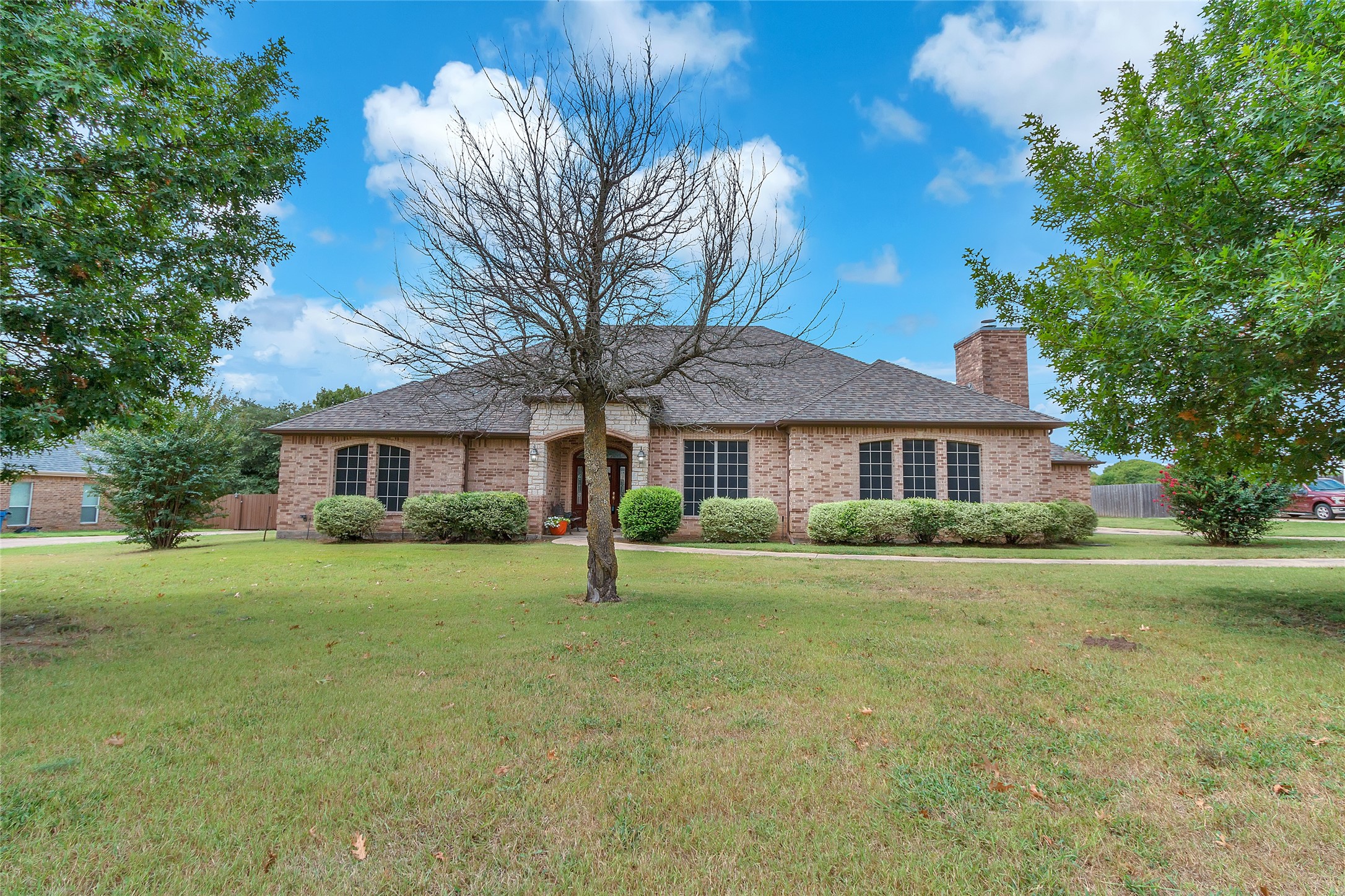 1921 Willow Bend Drive Oak Leaf TX 75154