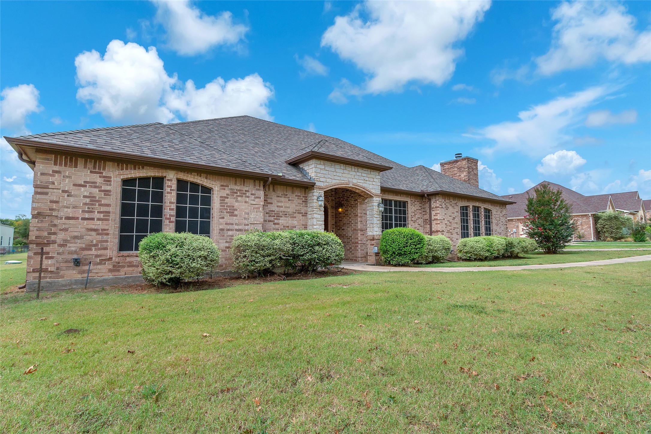 1921 Willow Bend Drive Oak Leaf TX 75154