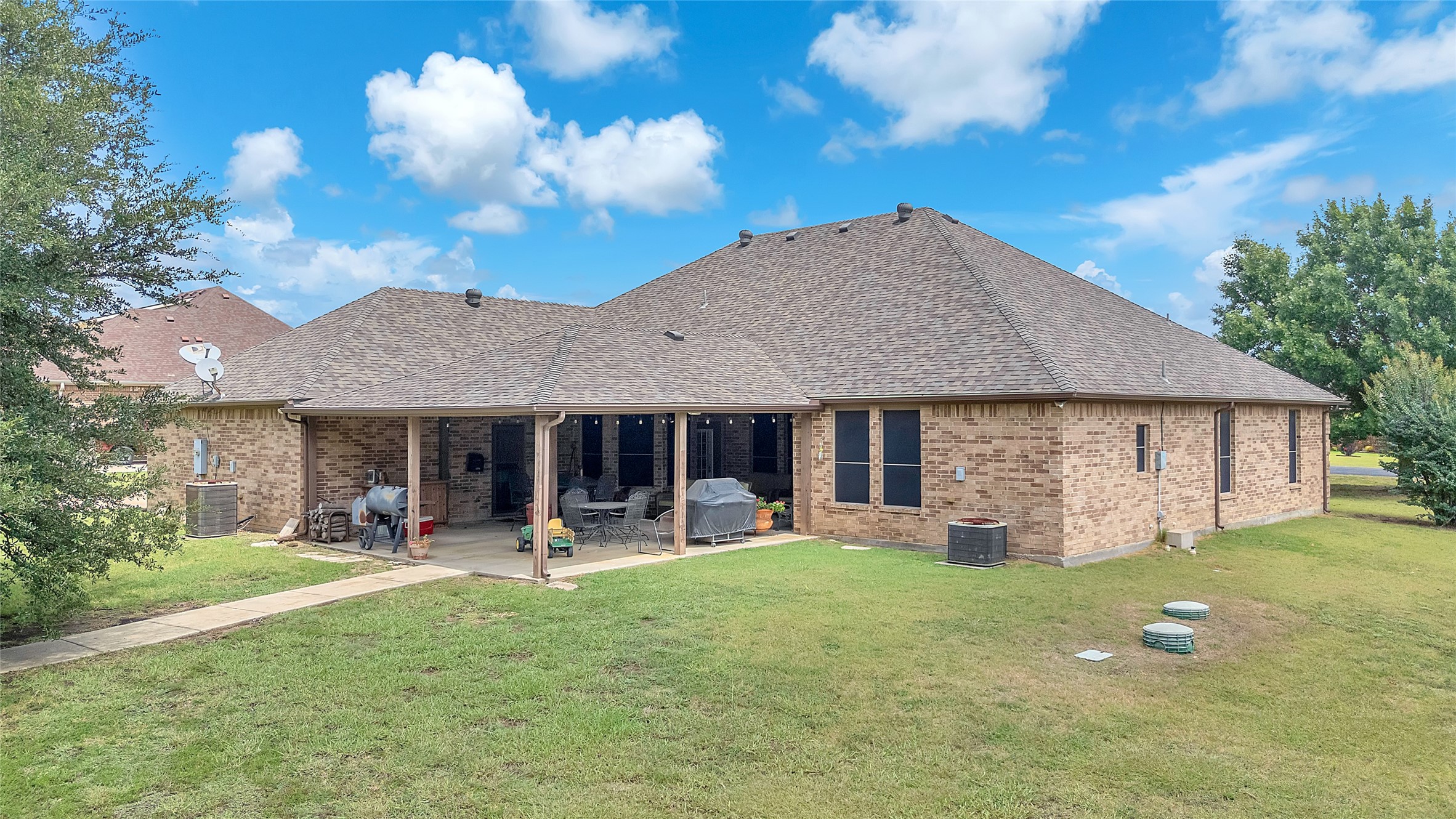 1921 Willow Bend Drive Oak Leaf TX 75154
