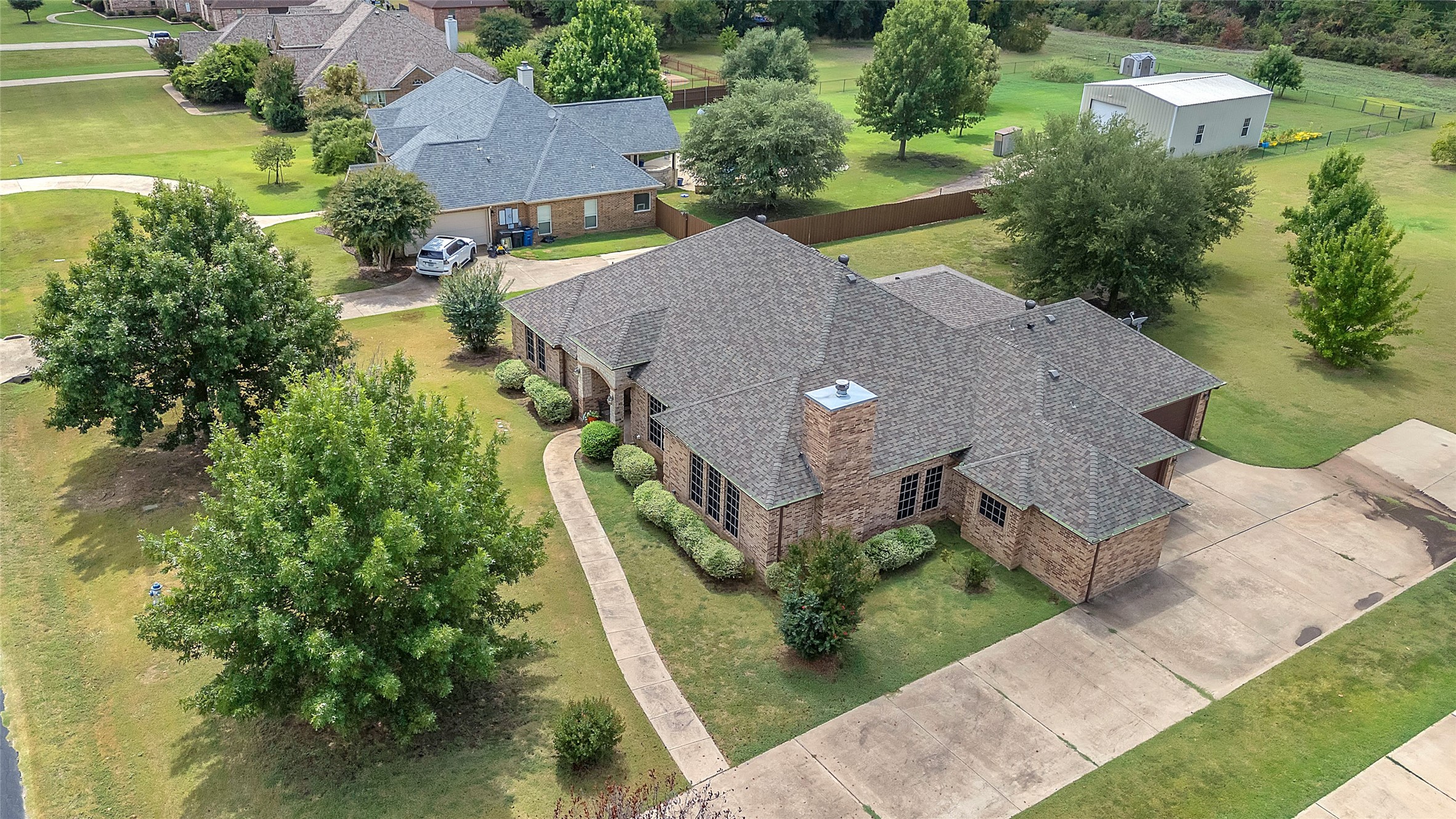 1921 Willow Bend Drive Oak Leaf TX 75154