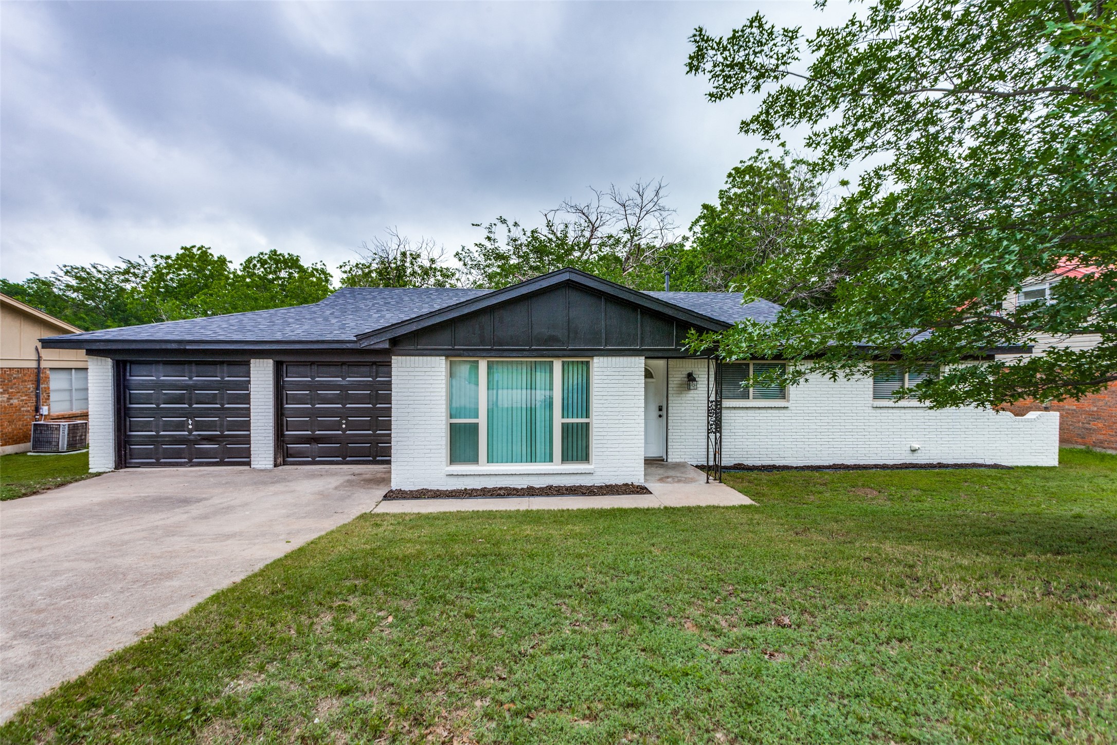 1209 Sproles Drive Benbrook TX 76126