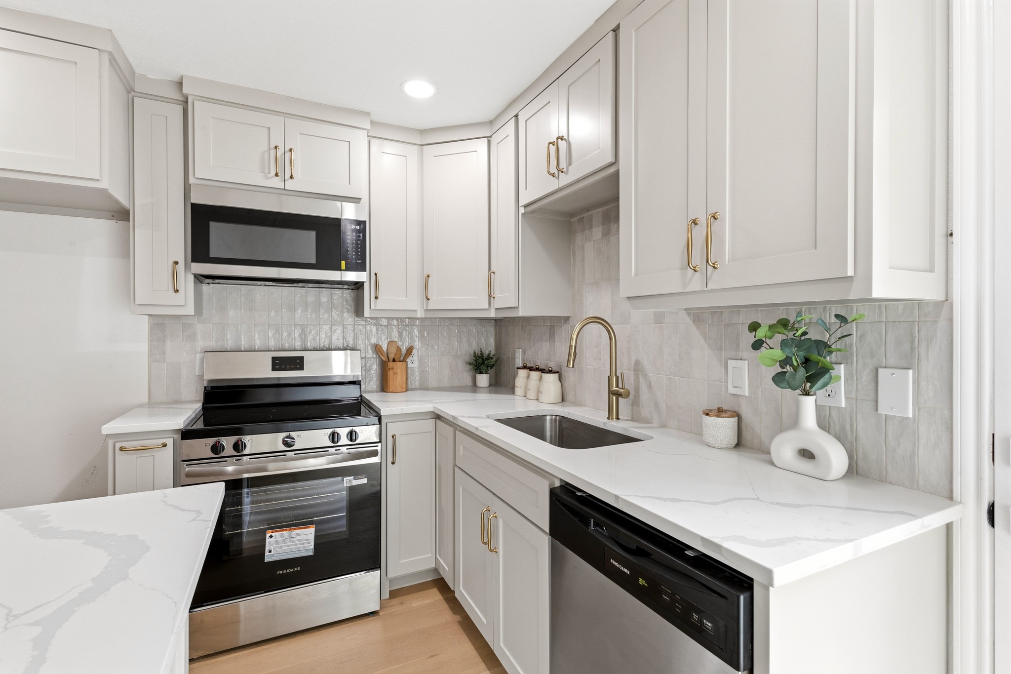 2528 Springvale Drive Farmers Branch TX 75234