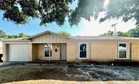 512 N Main Street Mcgregor TX 76657