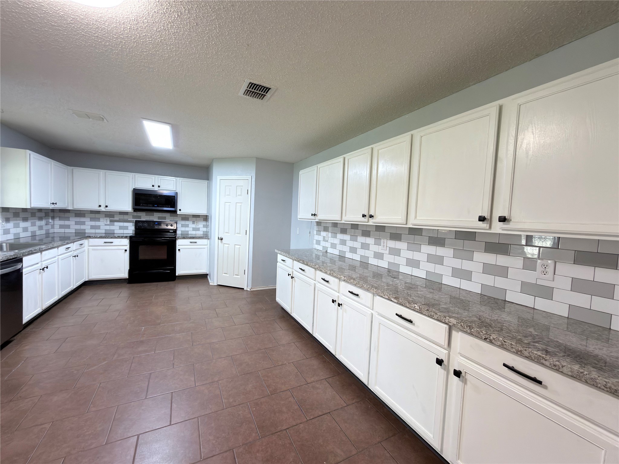 2032 Cap Rock Lane Grand Prairie TX 75052