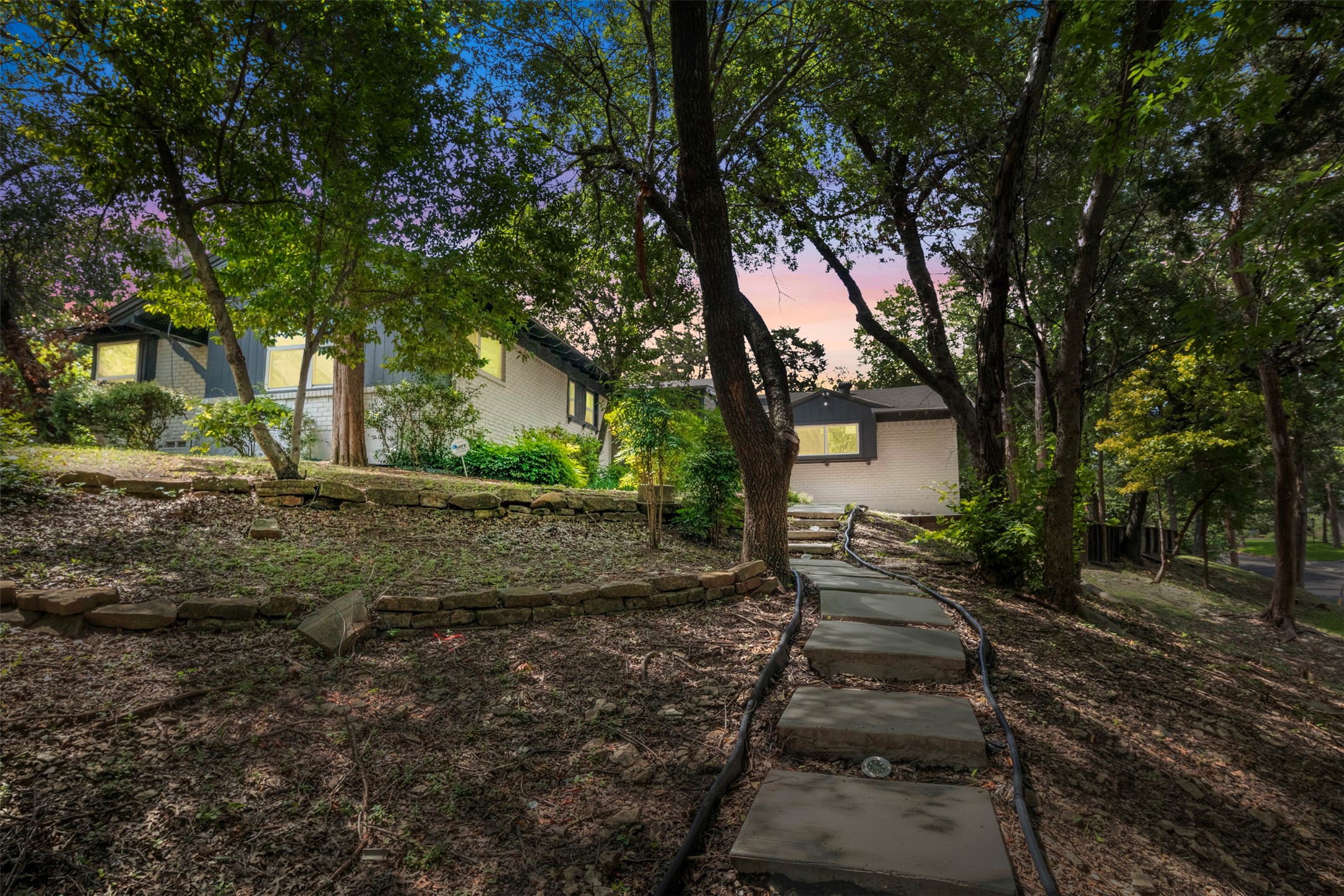 2850 Whitewood Drive Dallas TX 75233
