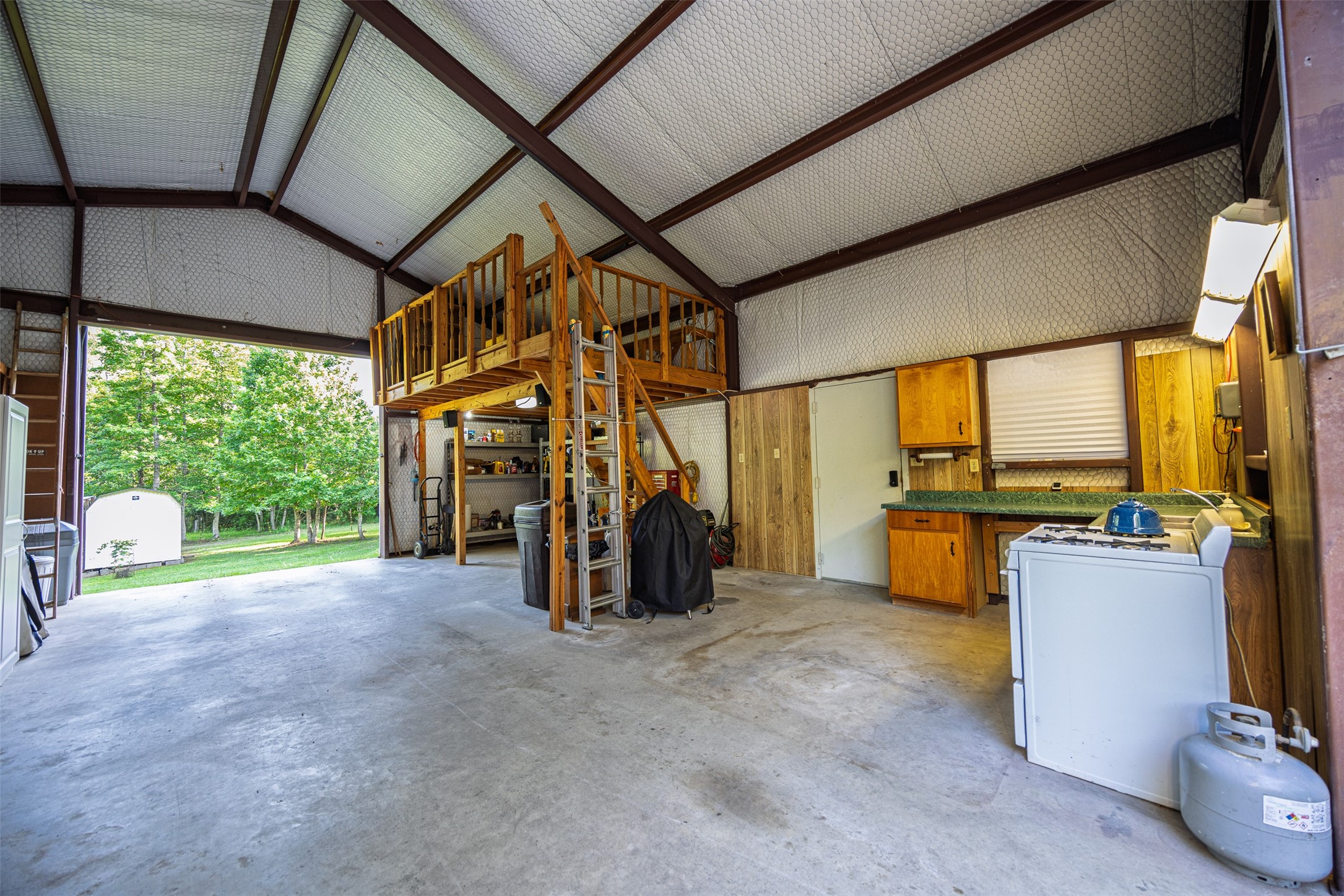 329 County Road 2804 Alto TX 75925