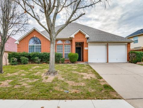2939 Alyson Way Grand Prairie TX 75052