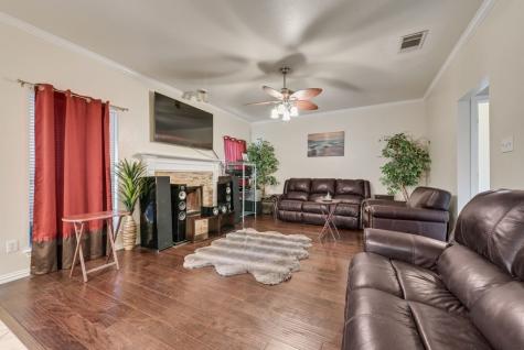 5715 Creekhollow Drive Arlington TX 76018