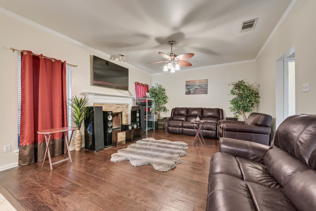 5715 Creekhollow Drive Arlington TX 76018