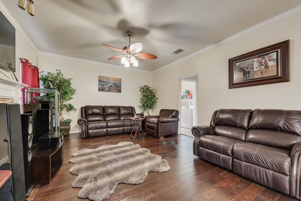 5715 Creekhollow Drive Arlington TX 76018