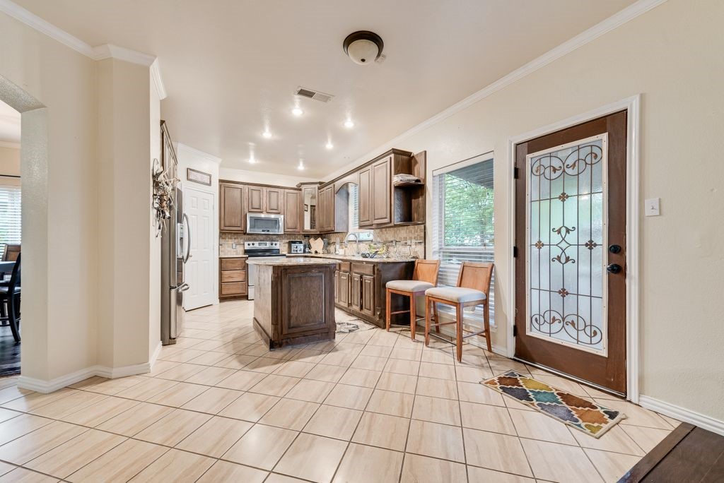 5715 Creekhollow Drive Arlington TX 76018