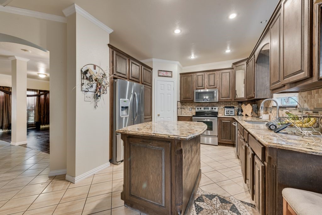 5715 Creekhollow Drive Arlington TX 76018