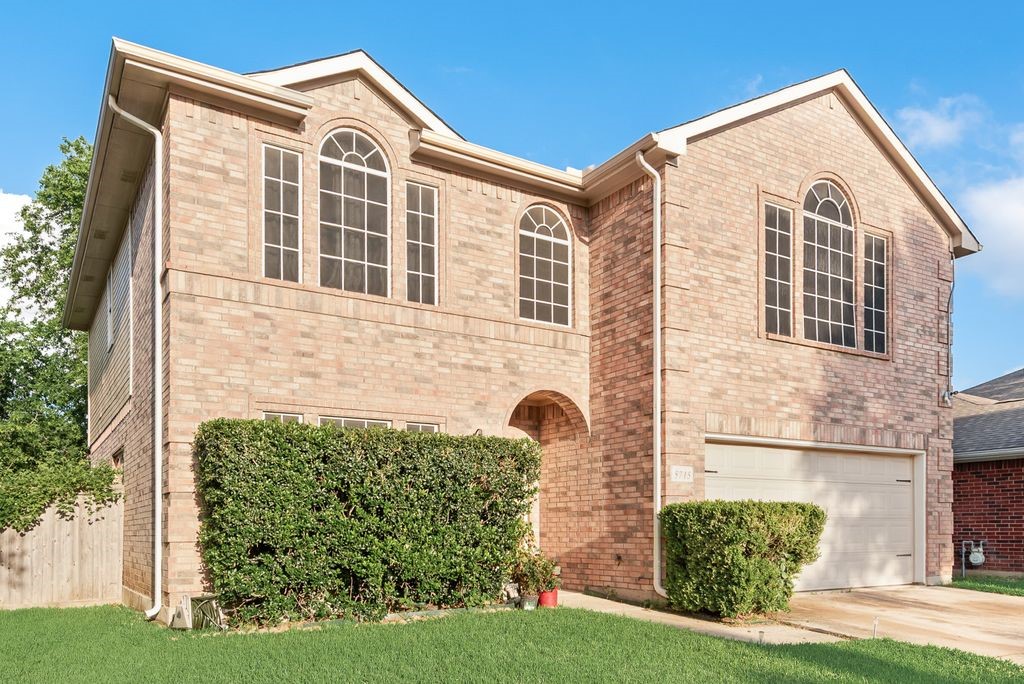 5715 Creekhollow Drive Arlington TX 76018