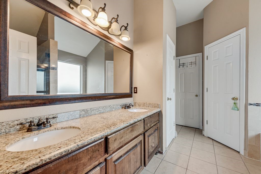 5715 Creekhollow Drive Arlington TX 76018