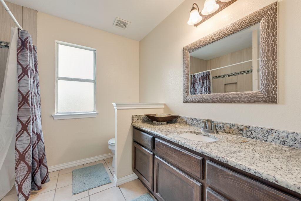 5715 Creekhollow Drive Arlington TX 76018