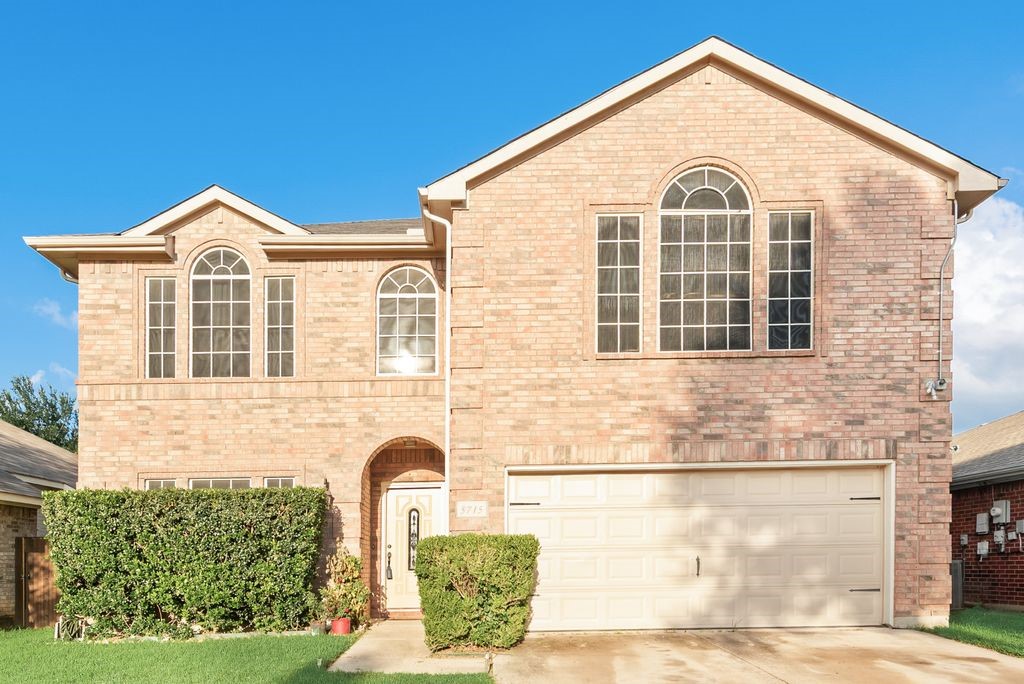 5715 Creekhollow Drive Arlington TX 76018