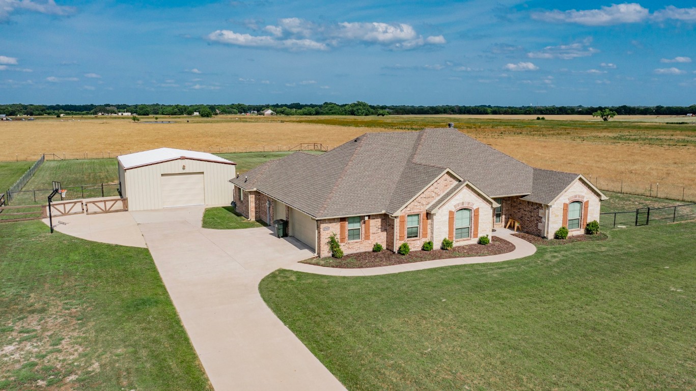 4943 County Road 2720 Caddo Mills TX 75135