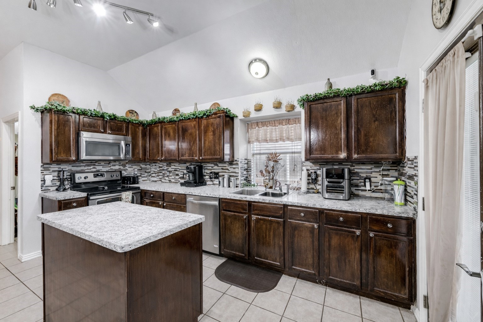 305 Ravenna Road Lake Dallas TX 75065