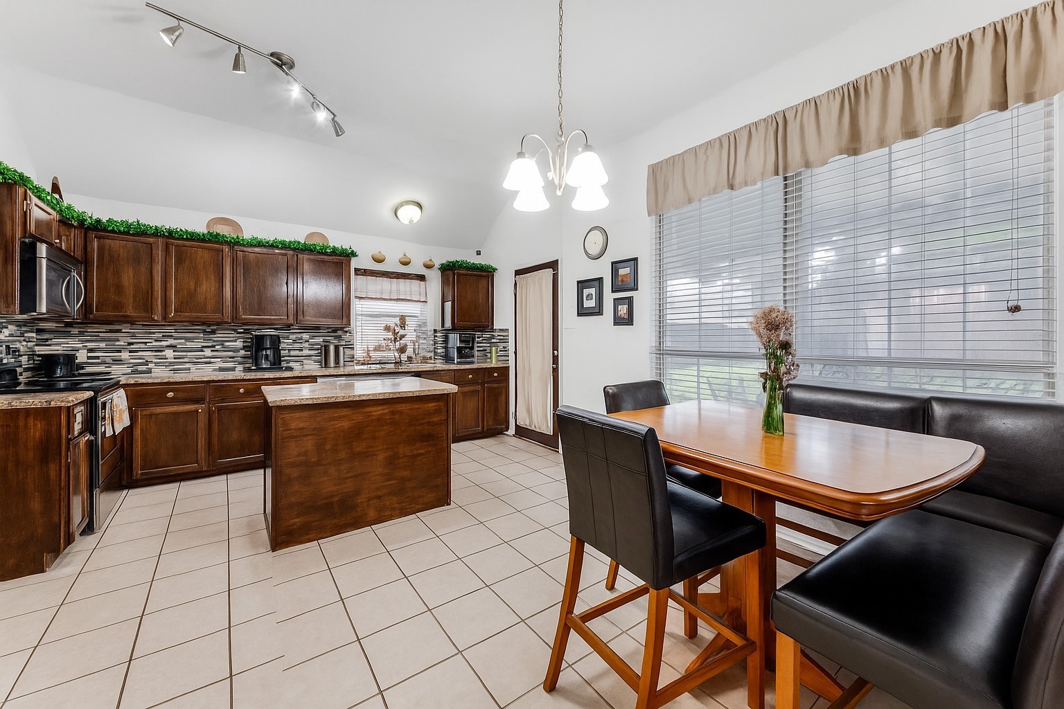 305 Ravenna Road Lake Dallas TX 75065