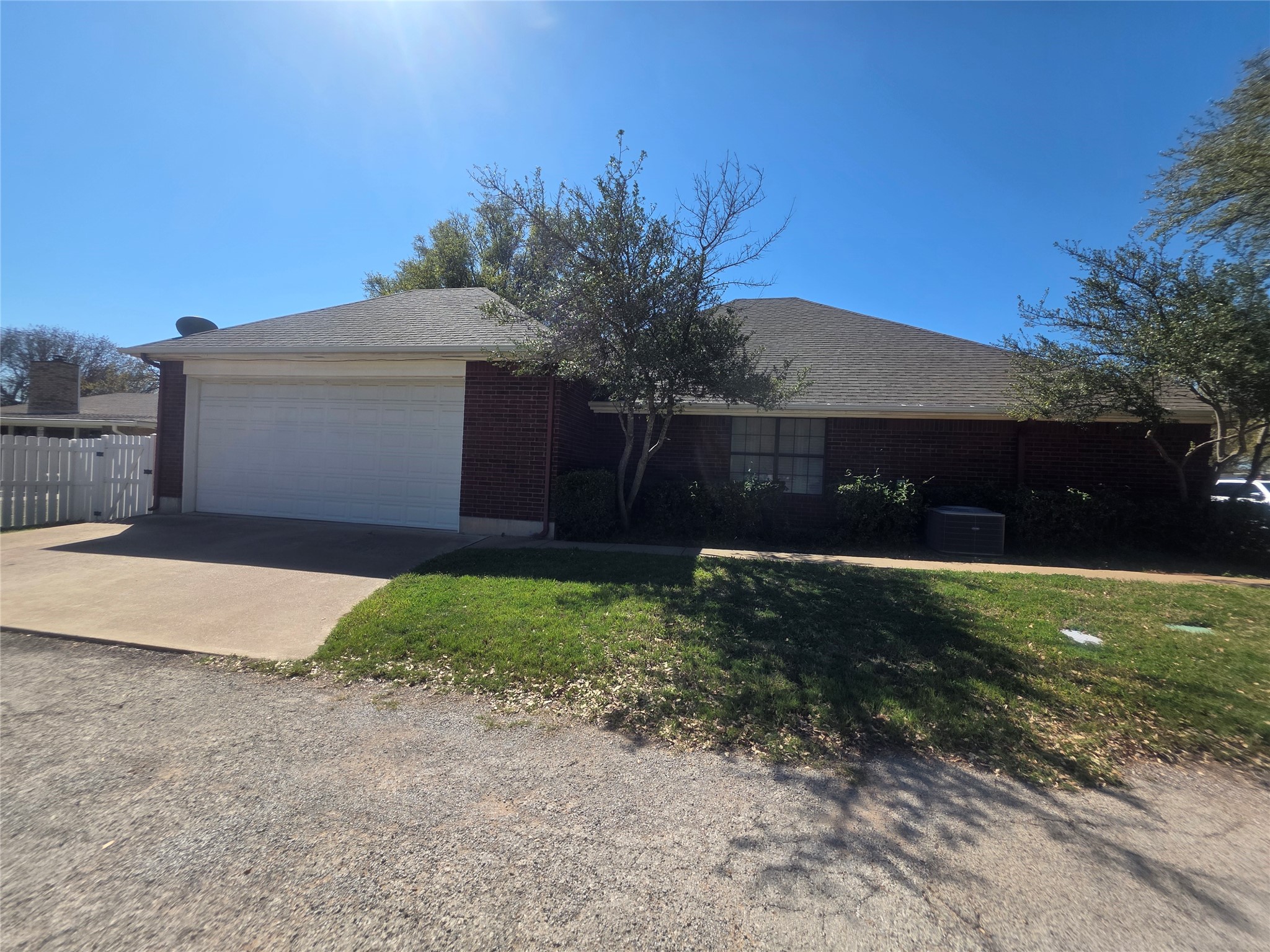 1404 Roanoake Drive Graham TX 76450
