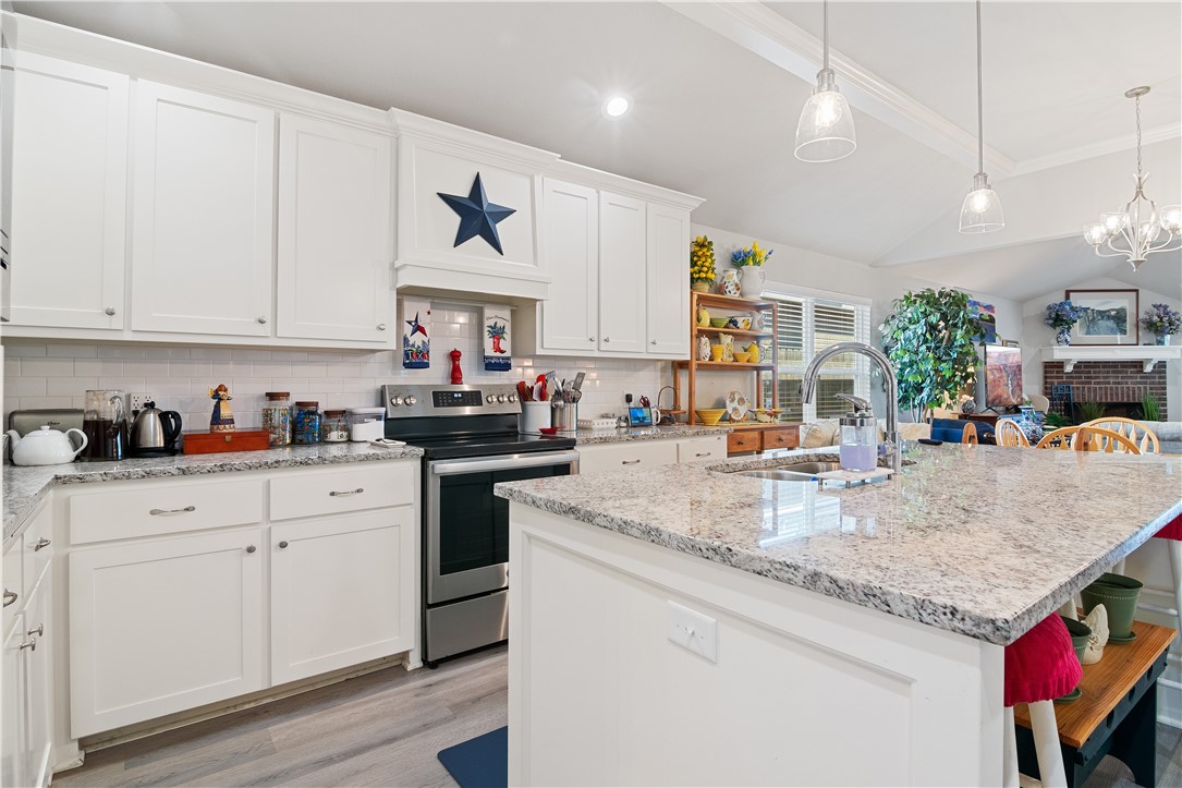 422 Travis Drive Mcgregor TX 76657