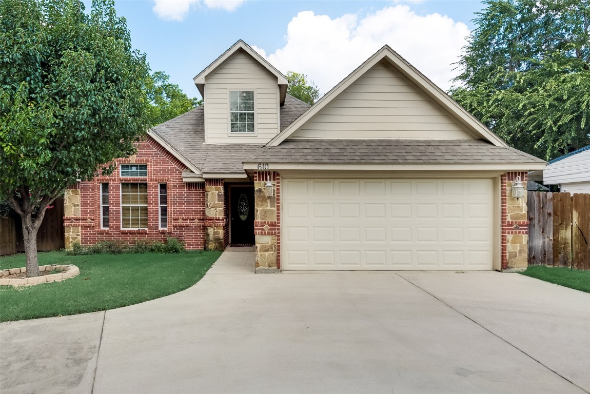 610 Harrisdale Avenue River Oaks TX 76114