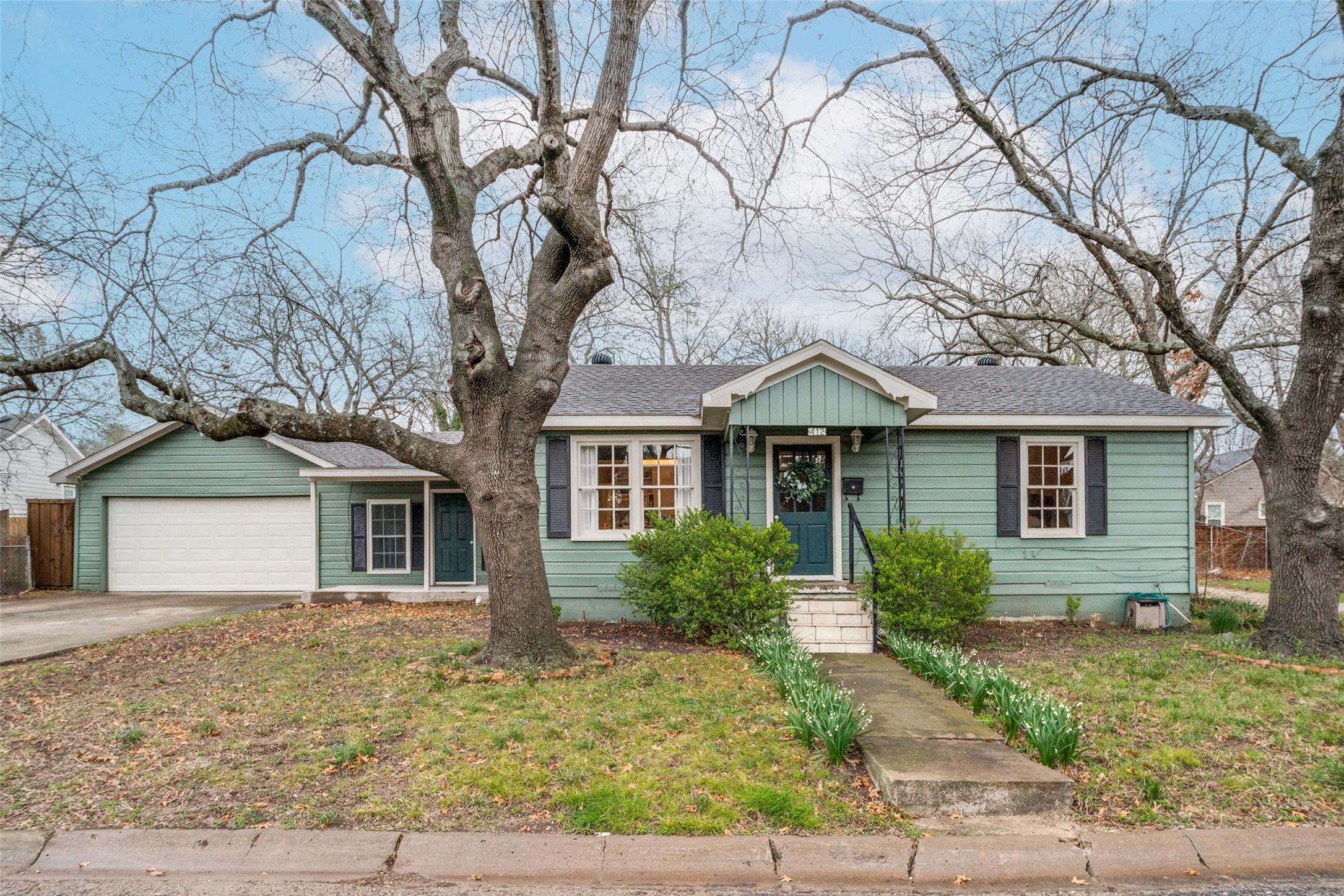 412 Oak Street Mckinney TX 75069