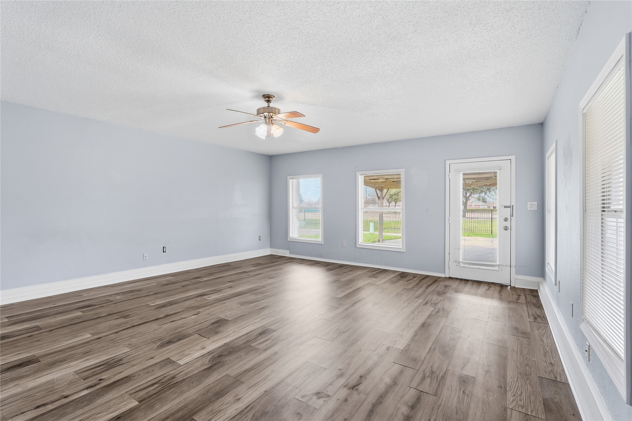 5209 Daytona Drive Garland TX 75043