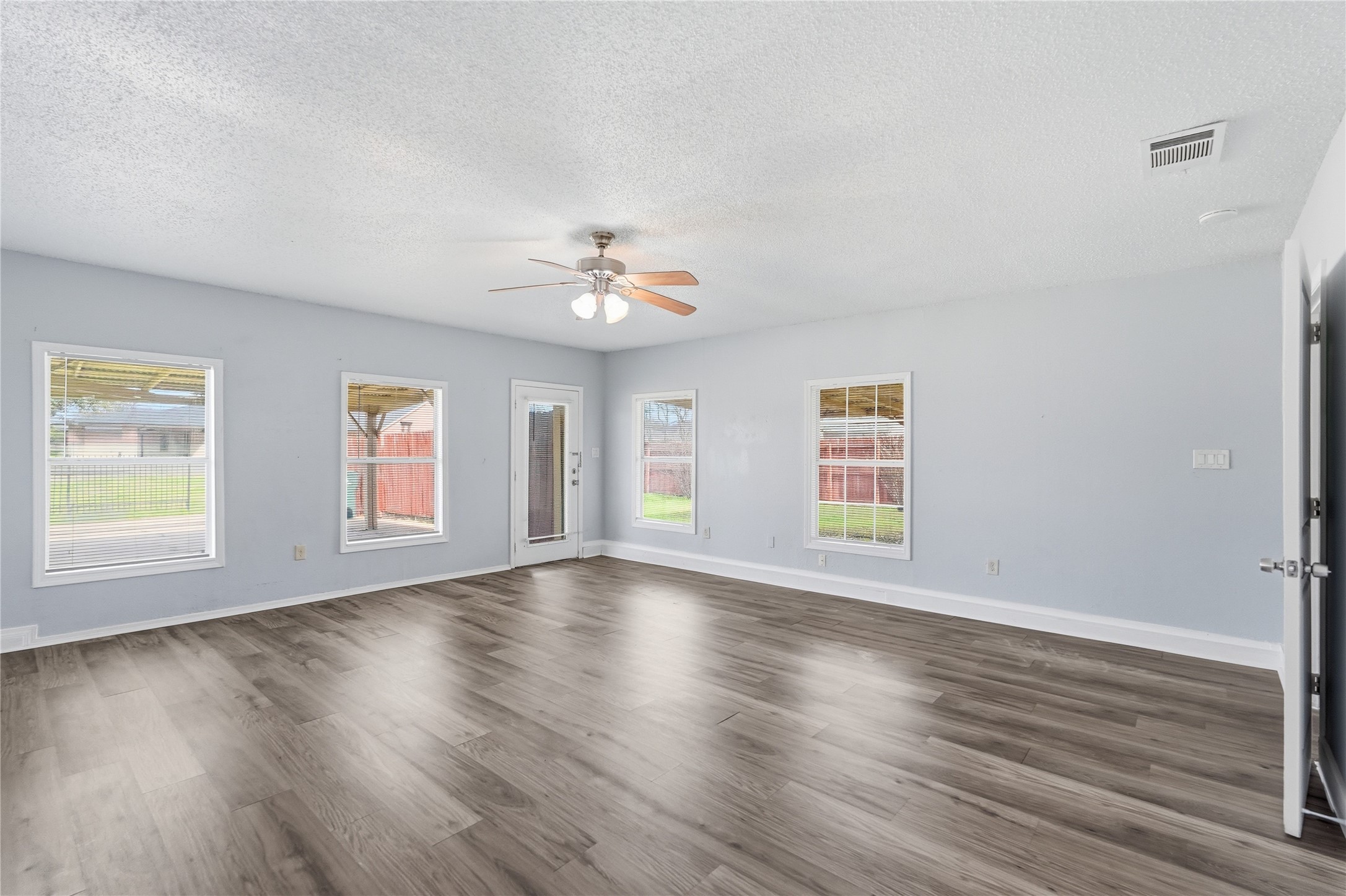 5209 Daytona Drive Garland TX 75043