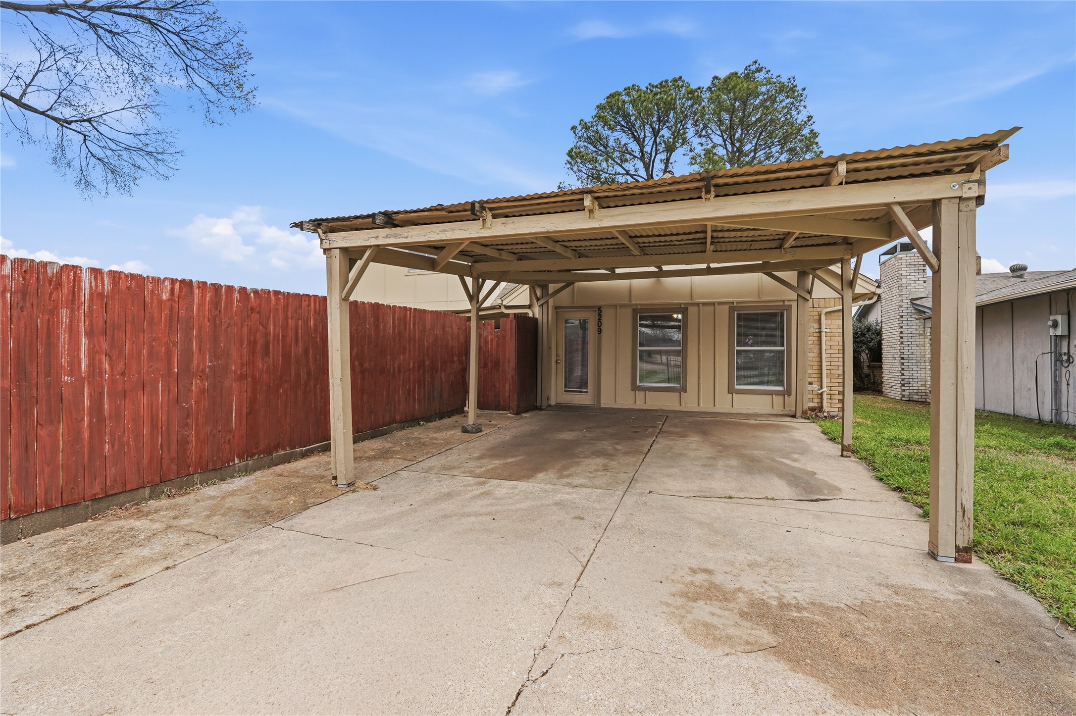 5209 Daytona Drive Garland TX 75043