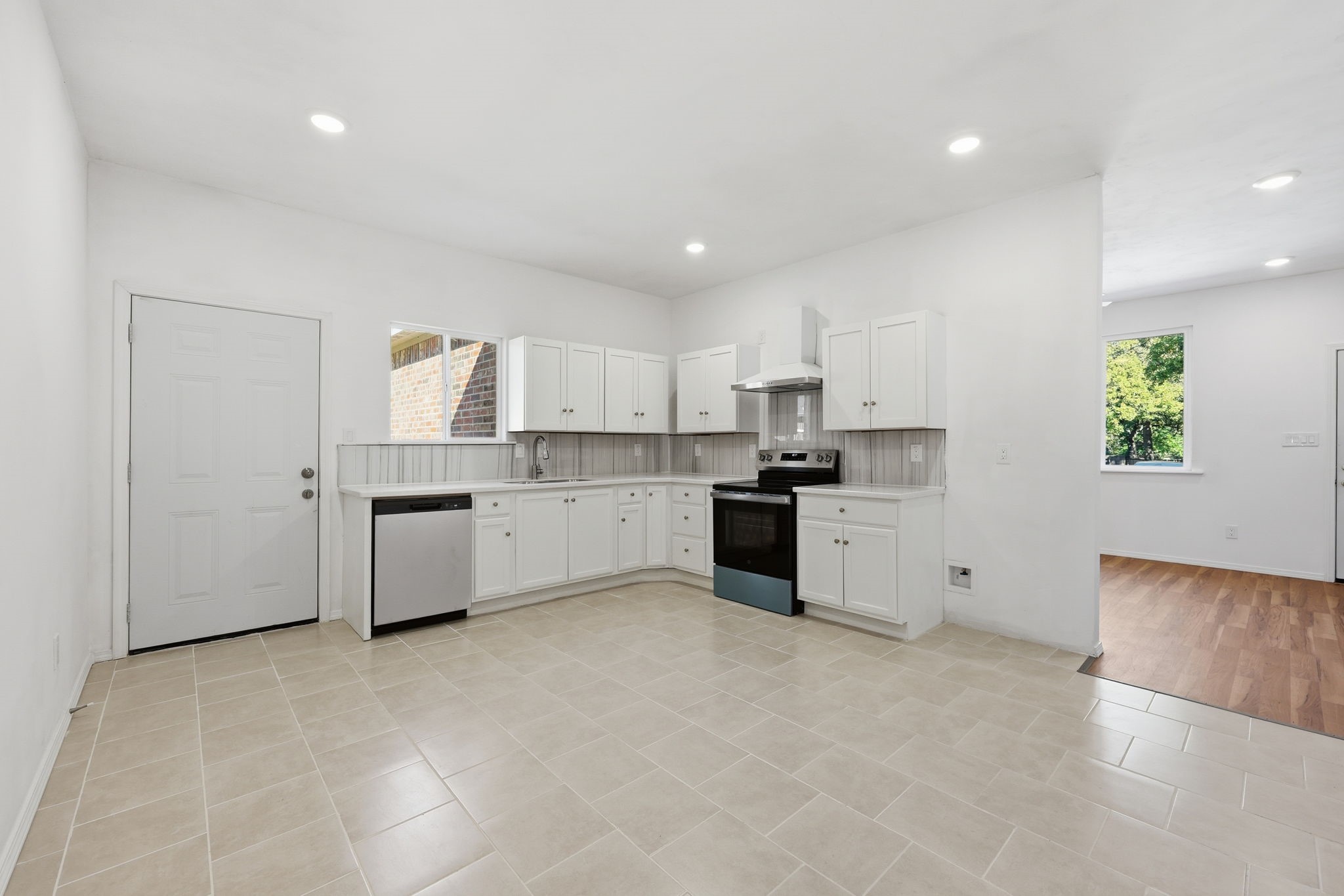 214 Pembrook Street Lake Dallas TX 75065
