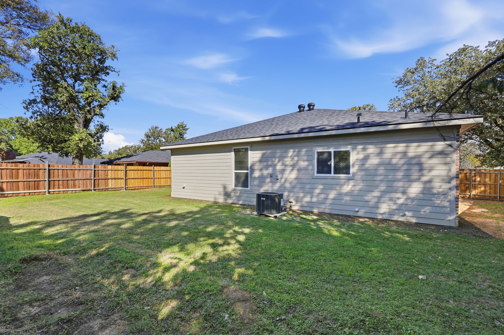 214 Pembrook Street Lake Dallas TX 75065