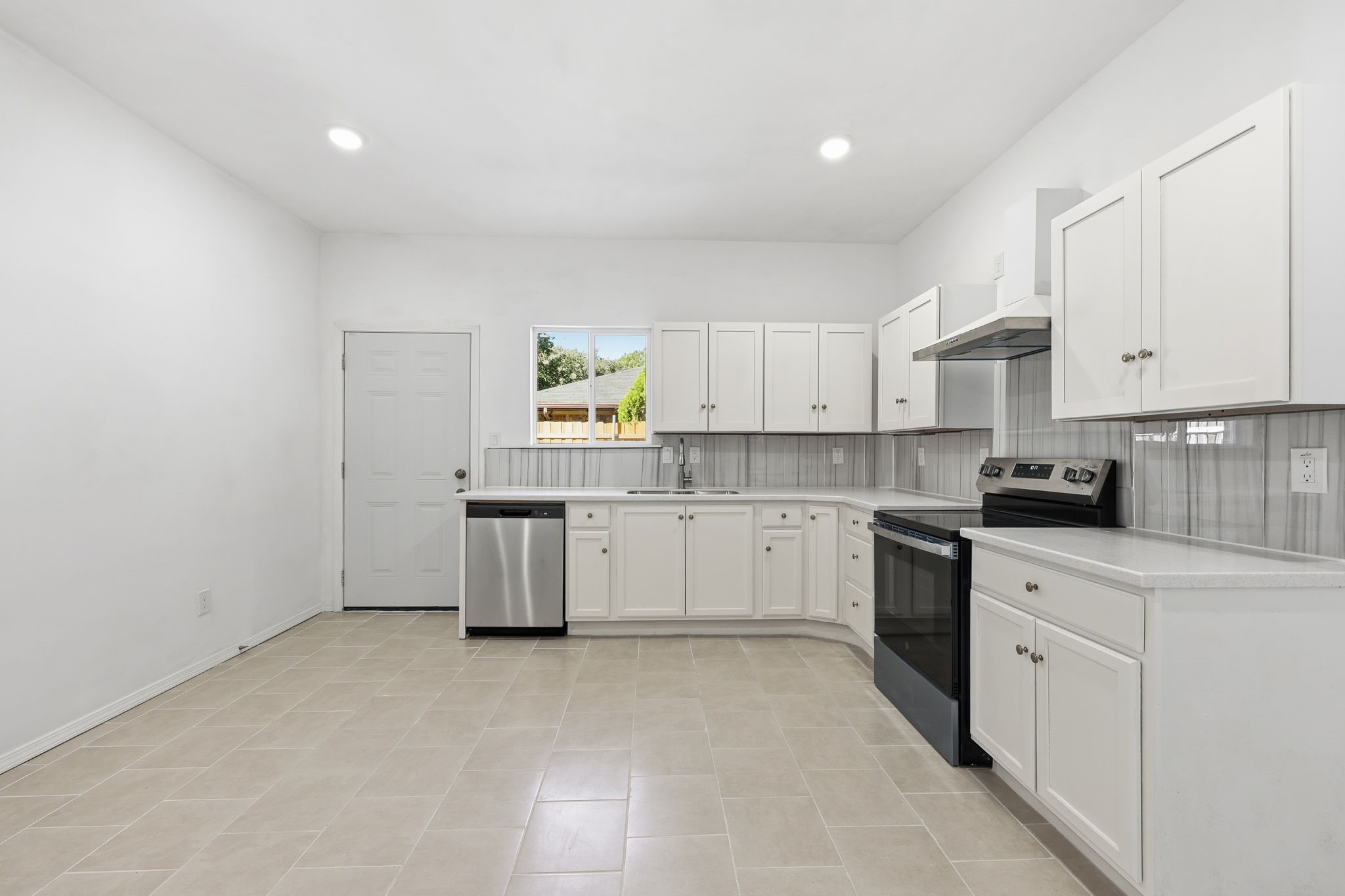 214 Pembrook Street Lake Dallas TX 75065