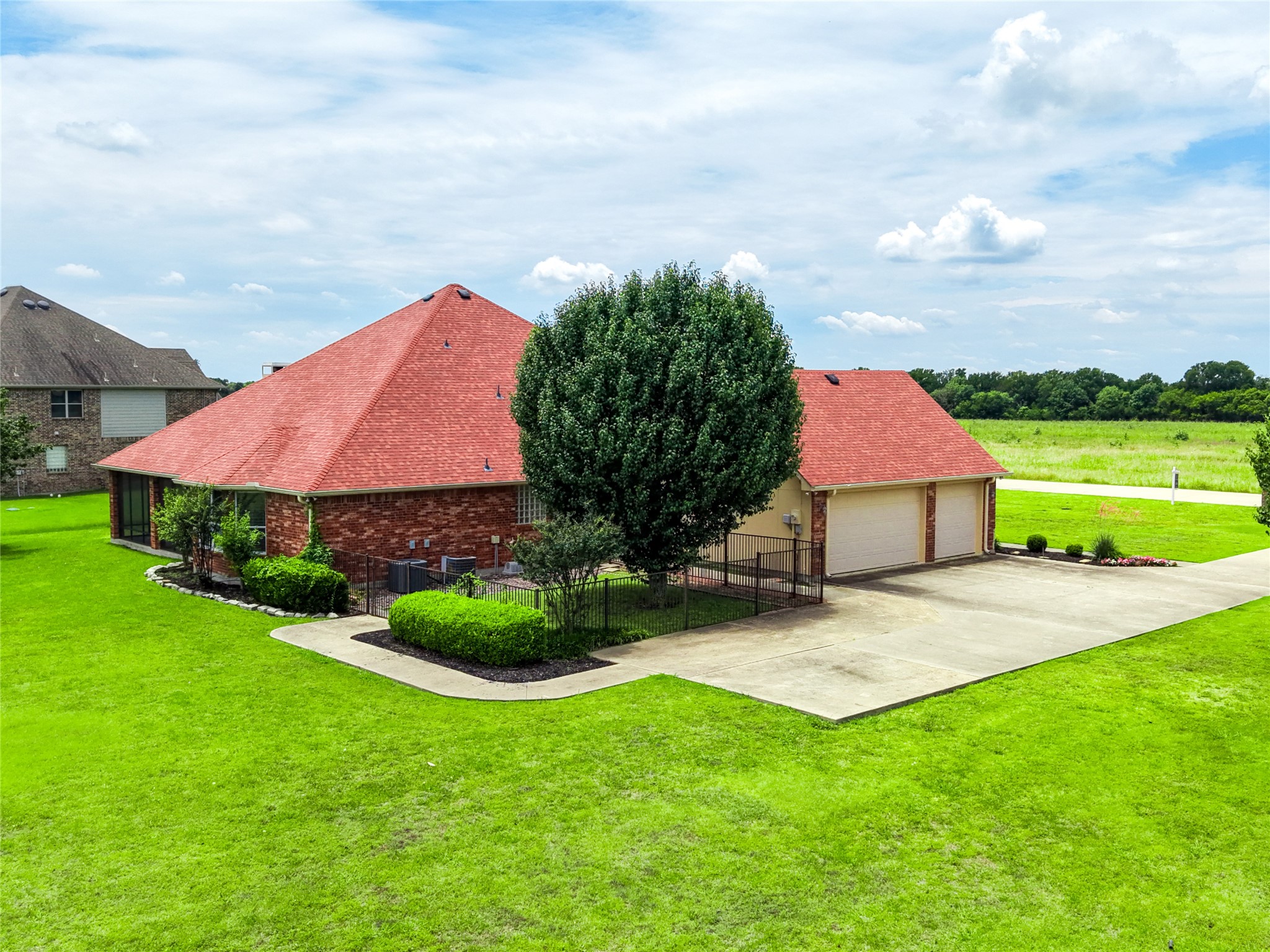 101 Island Way Princeton TX 75407