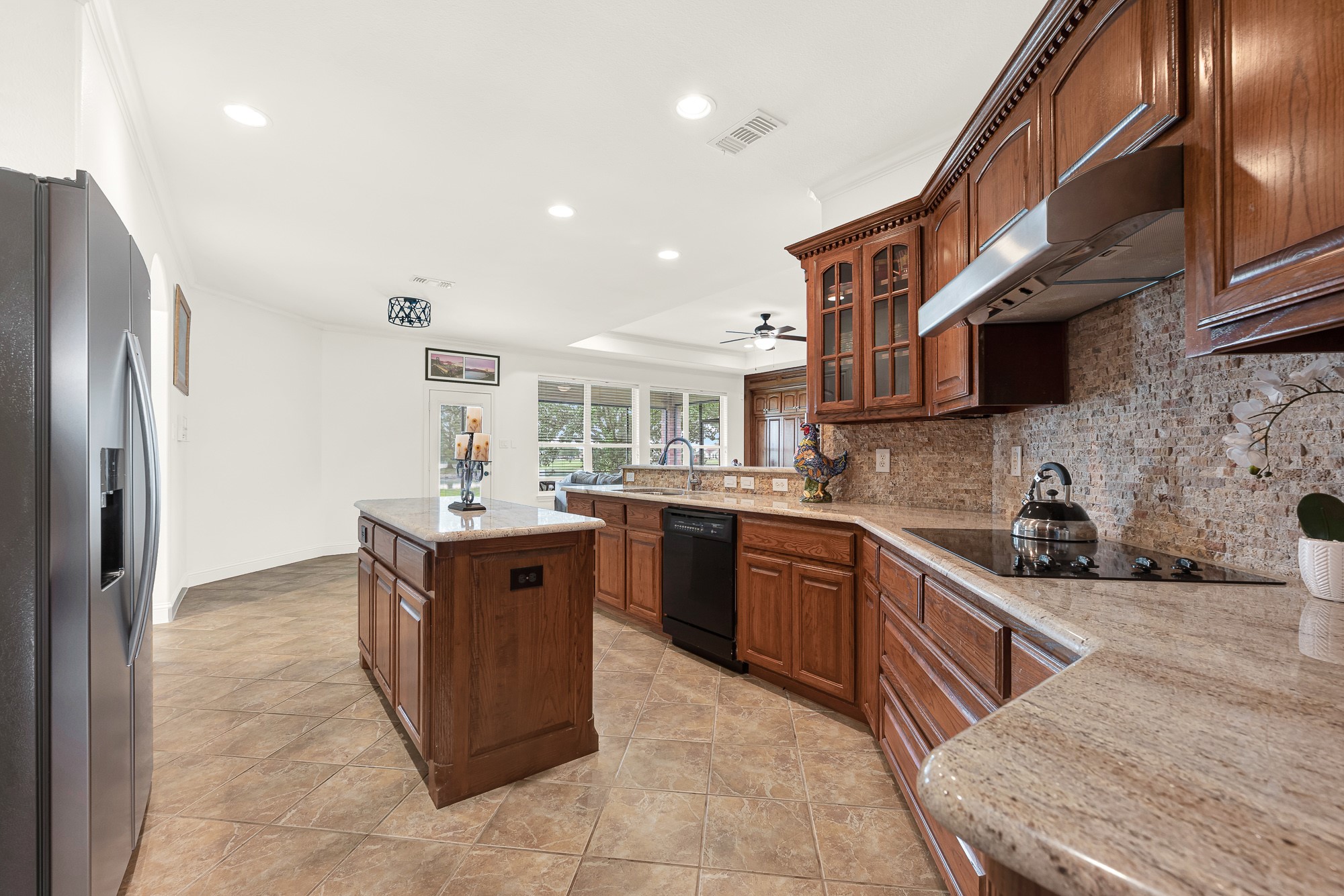 101 Island Way Princeton TX 75407
